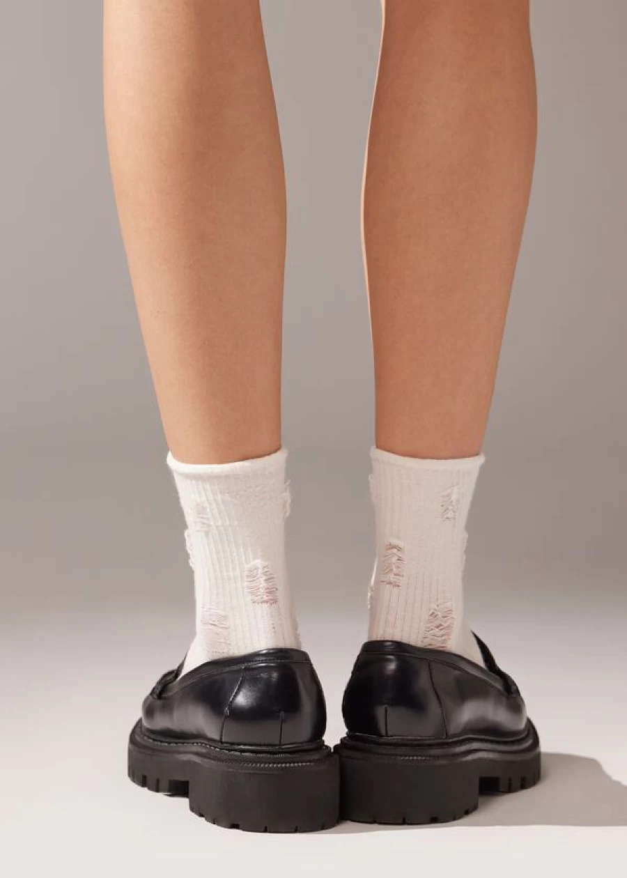 "Calzedonia Worn Effect Distressed Short Socks in Cream - 064D Effetto Strappo Panna"