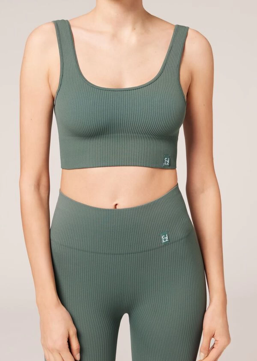 Calzedonia Ribbed Seamless Sport Top in Verde Quarzo 831C - Comfortable Workout Crop Top