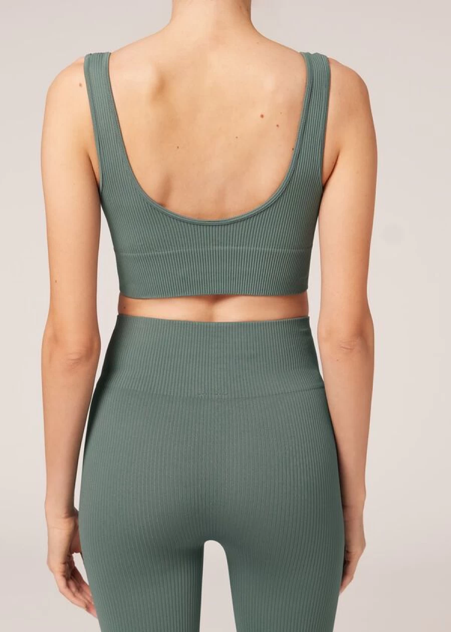 Calzedonia Ribbed Seamless Sport Top in Verde Quarzo 831C - Comfortable Workout Crop Top